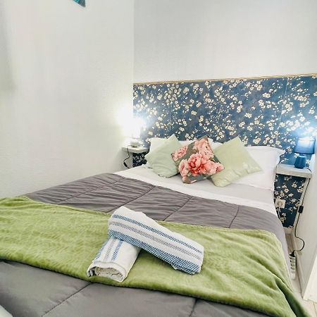 Joli Appartement Avec Piscine Sète Exterior foto